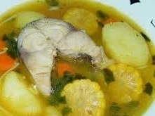 Sopi di piska a base di pesce e latte di cocco.