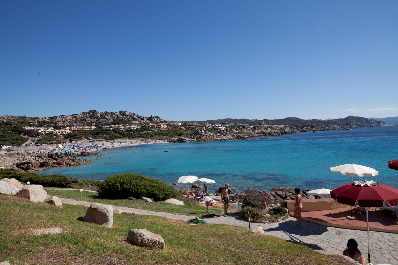 spiaggia villaggio sardegna club esse shardana