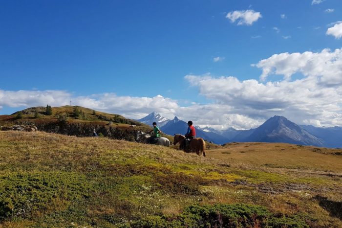 Trekkinando:Trekking a cavallo Valle d’Aosta : La via del latte