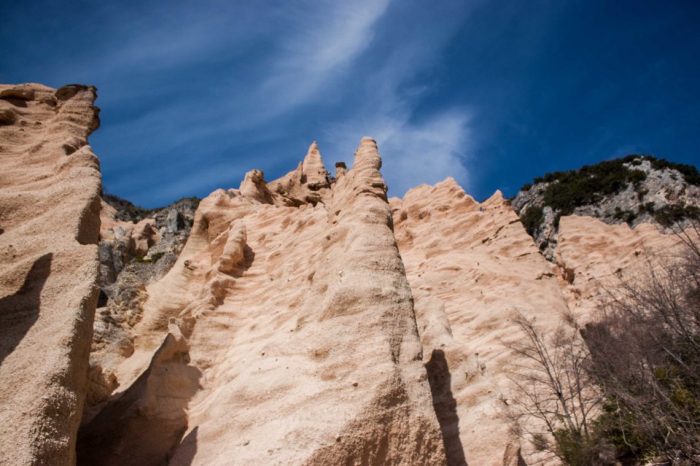 Trekkinando: trekking Marche nella “Cappadocia” delle Marche alle Lame Rosse