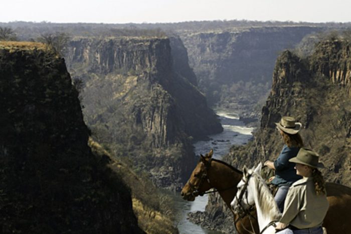 Cavalcando: SAFARI NEL PARCO NAZIONALE DELLO ZAMBESI VICTORIA FALLS