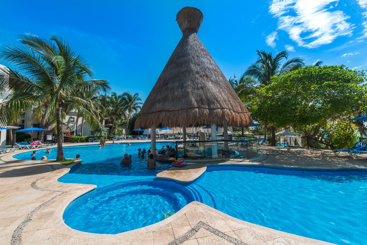 Hotel The Reef Playacar piscina 