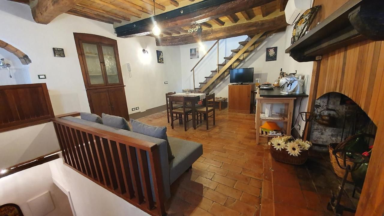 casa vacanze in umbria - il respiro del borgo - salotto