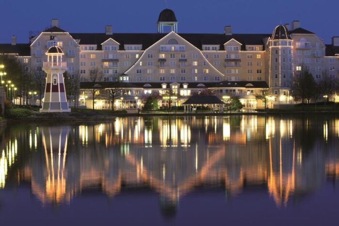 Disneyland Paris – Disney Newport Bay Club**** – da Maggio ad Ottobre 2026